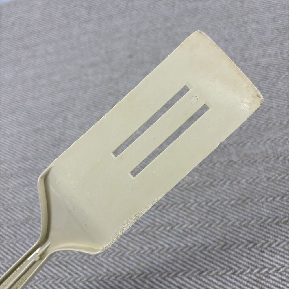 Vintage King Kraft LONG Blade Beige Nylon‎ Plastic 2 Slot Spatula Heat Resistant - Picture 4 of 6